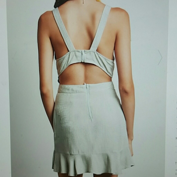 Beautiful sage dress - Picture 3 of 7